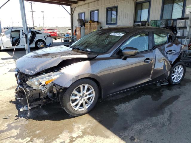  MAZDA 3 2018 Srebrny