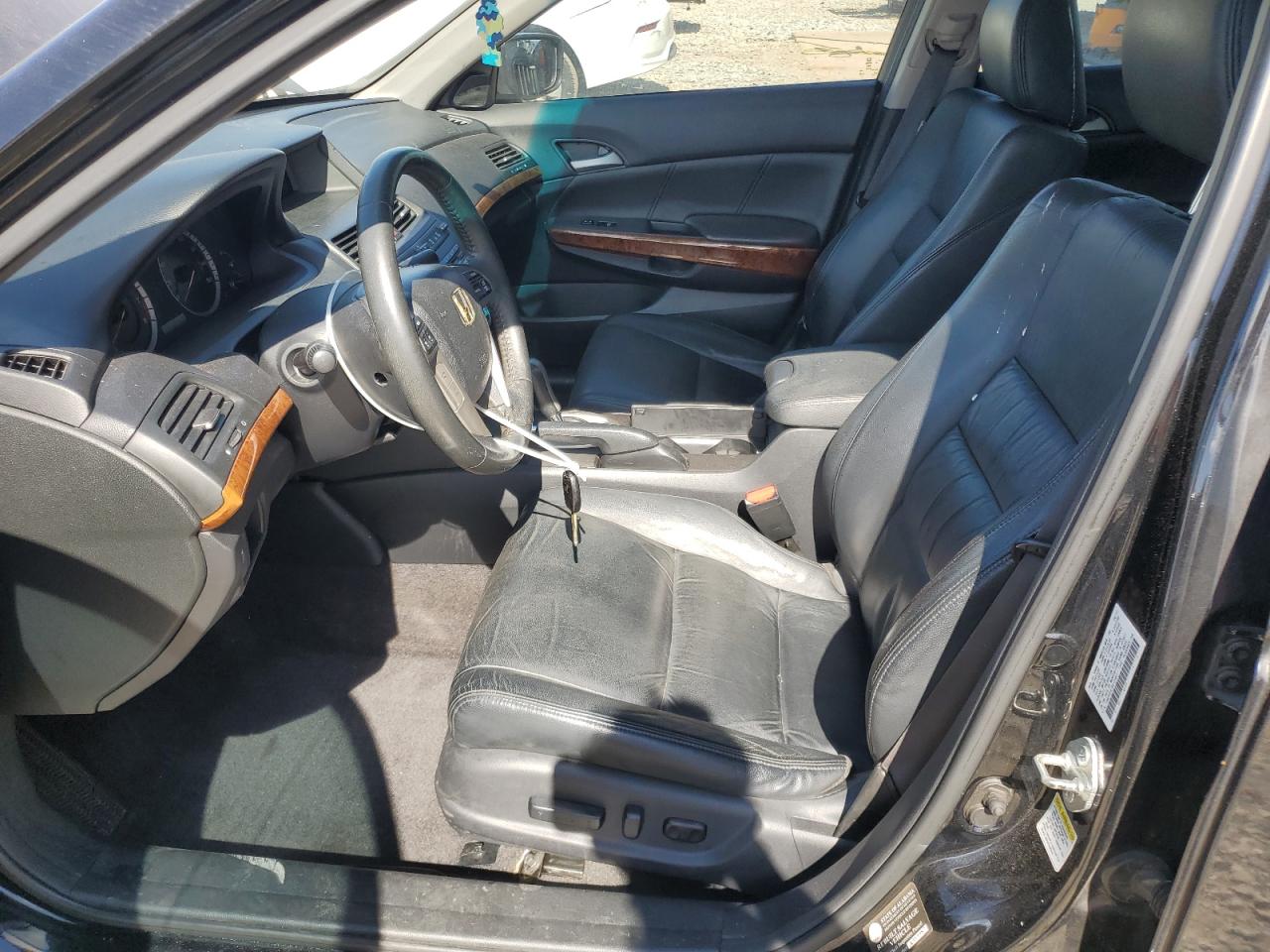 2011 Honda Accord Exl VIN: 1HGCP2F81BA123841 Lot: 65190515