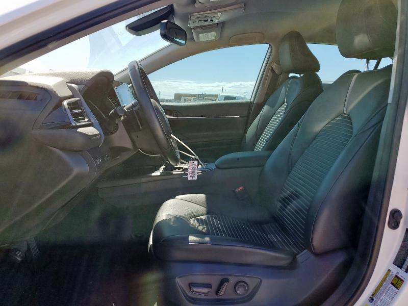  TOYOTA CAMRY 2021 White