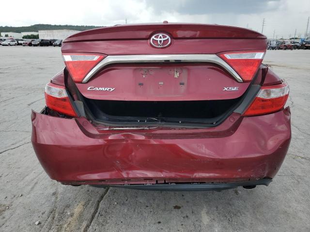  TOYOTA CAMRY 2015 Czerwony