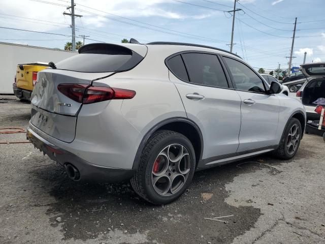  ALFA ROMEO STELVIO 2022 Srebrny