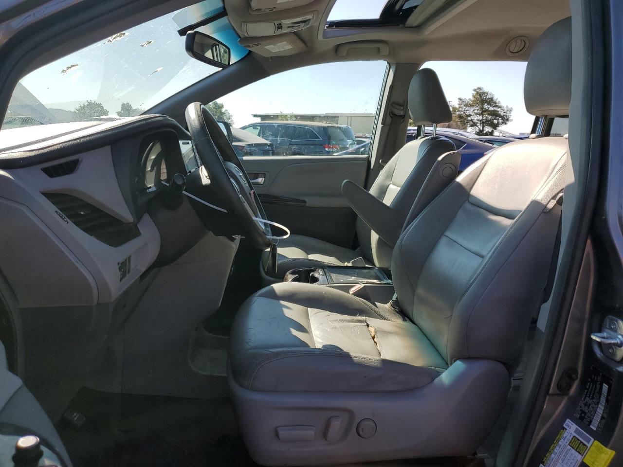 2015 Toyota Sienna Xle VIN: 5TDDK3DC4FS128166 Lot: 64149405