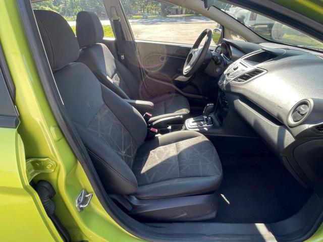 Hatchbacks FORD FIESTA 2012 Zielony