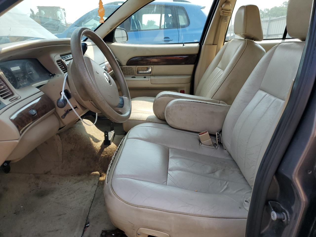 2007 Mercury Grand Marquis Gs VIN: 2MEFM74W47X620432 Lot: 66742865