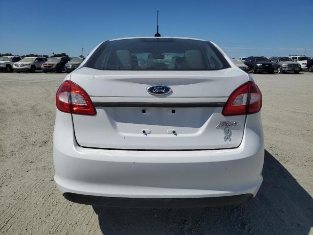 Седаны FORD FIESTA 2013 Белы
