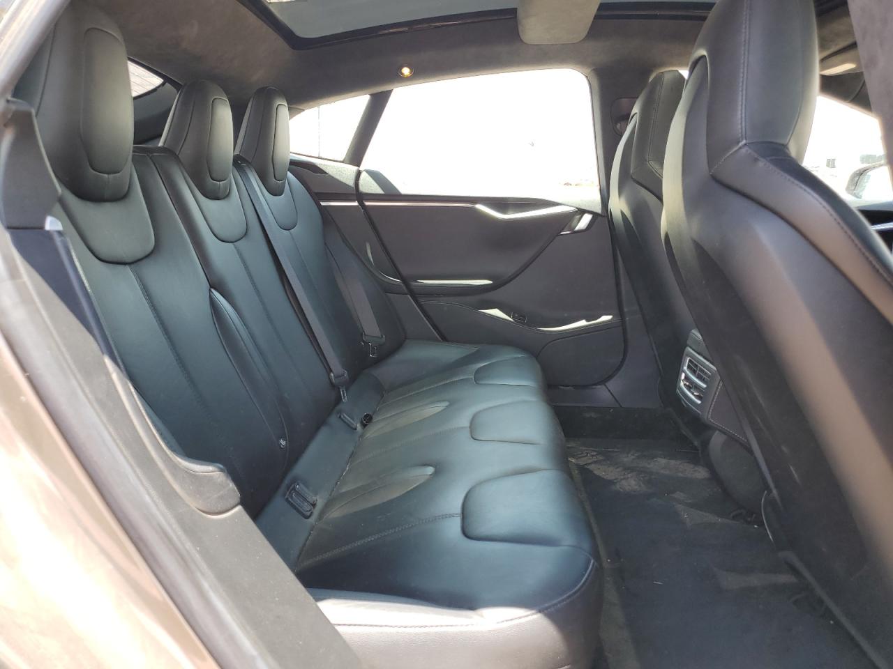 2015 Tesla Model S 85 VIN: 5YJSA1H11FF094876 Lot: 63523125