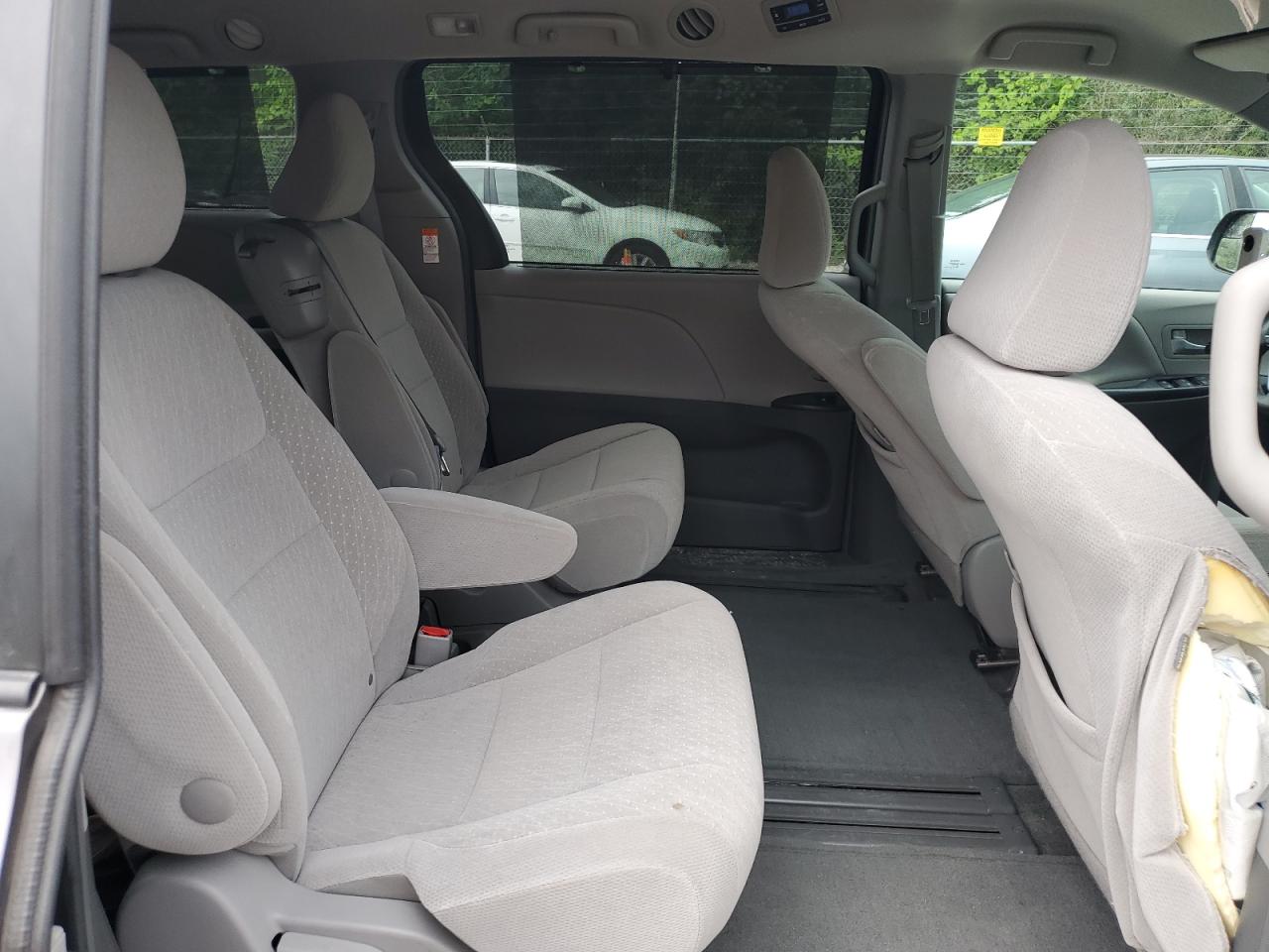 2017 Toyota Sienna Le VIN: 5TDKZ3DC0HS850482 Lot: 64985265