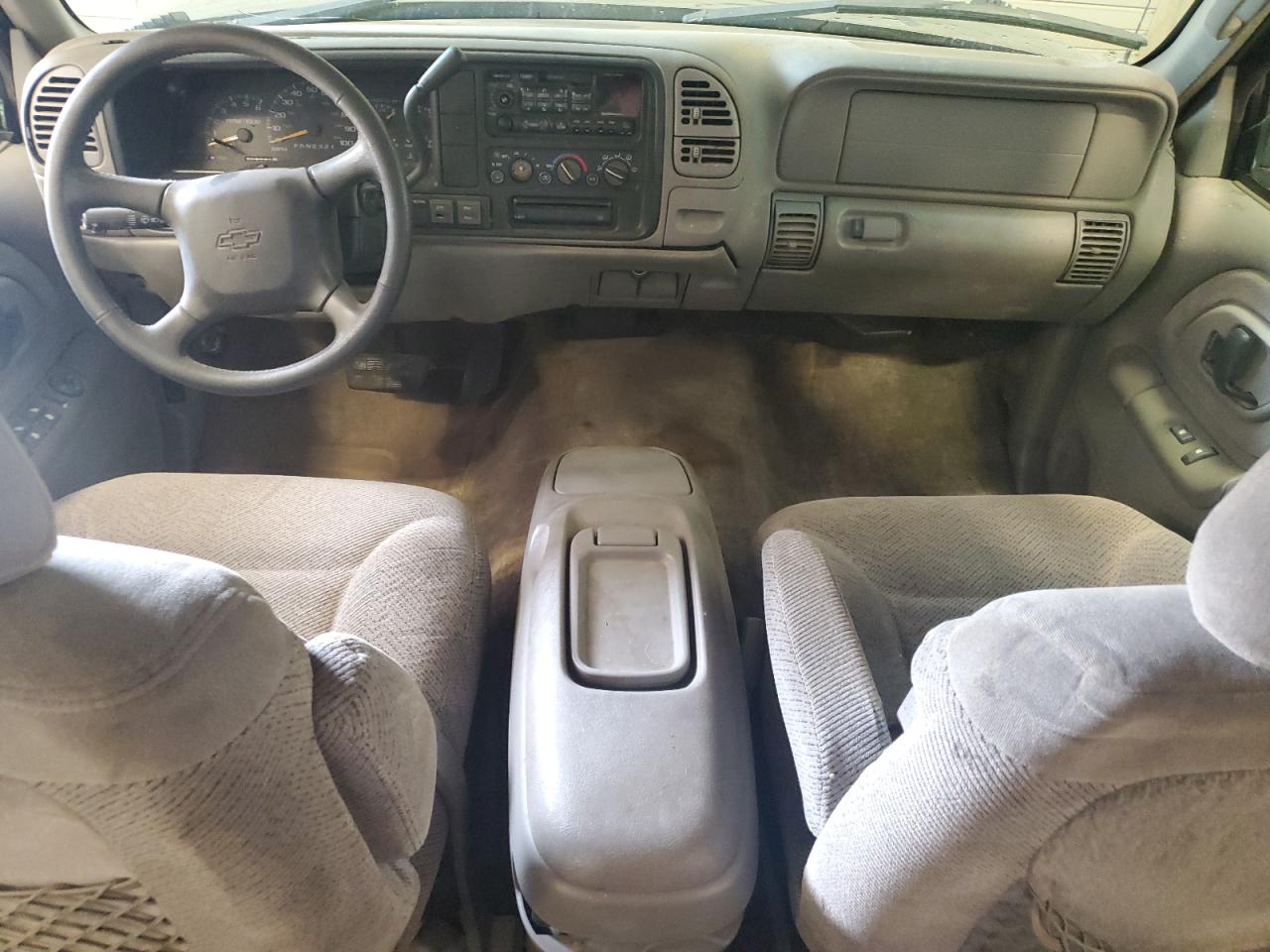 1999 Chevrolet Suburban K1500 VIN: 3GNFK16R2XG262390 Lot: 63111345