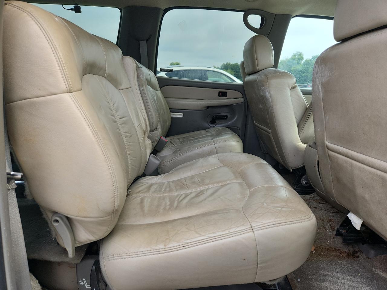 2001 Chevrolet Suburban K1500 VIN: 3GNFK16T61G226690 Lot: 63613175