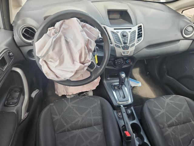  FORD FIESTA 2013 Серебристый