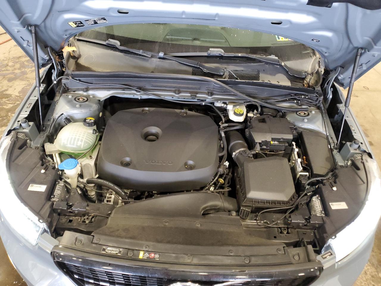 2021 Volvo Xc40 T5 R-Design VIN: YV4162UM5M2579019 Lot: 64495055