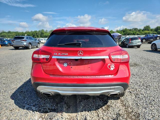  MERCEDES-BENZ GLA-CLASS 2015 Czerwony