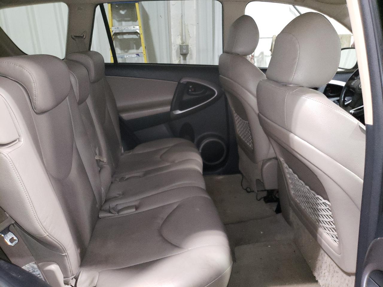 2008 Toyota Rav4 Limited VIN: JTMBK31V985065846 Lot: 63113845