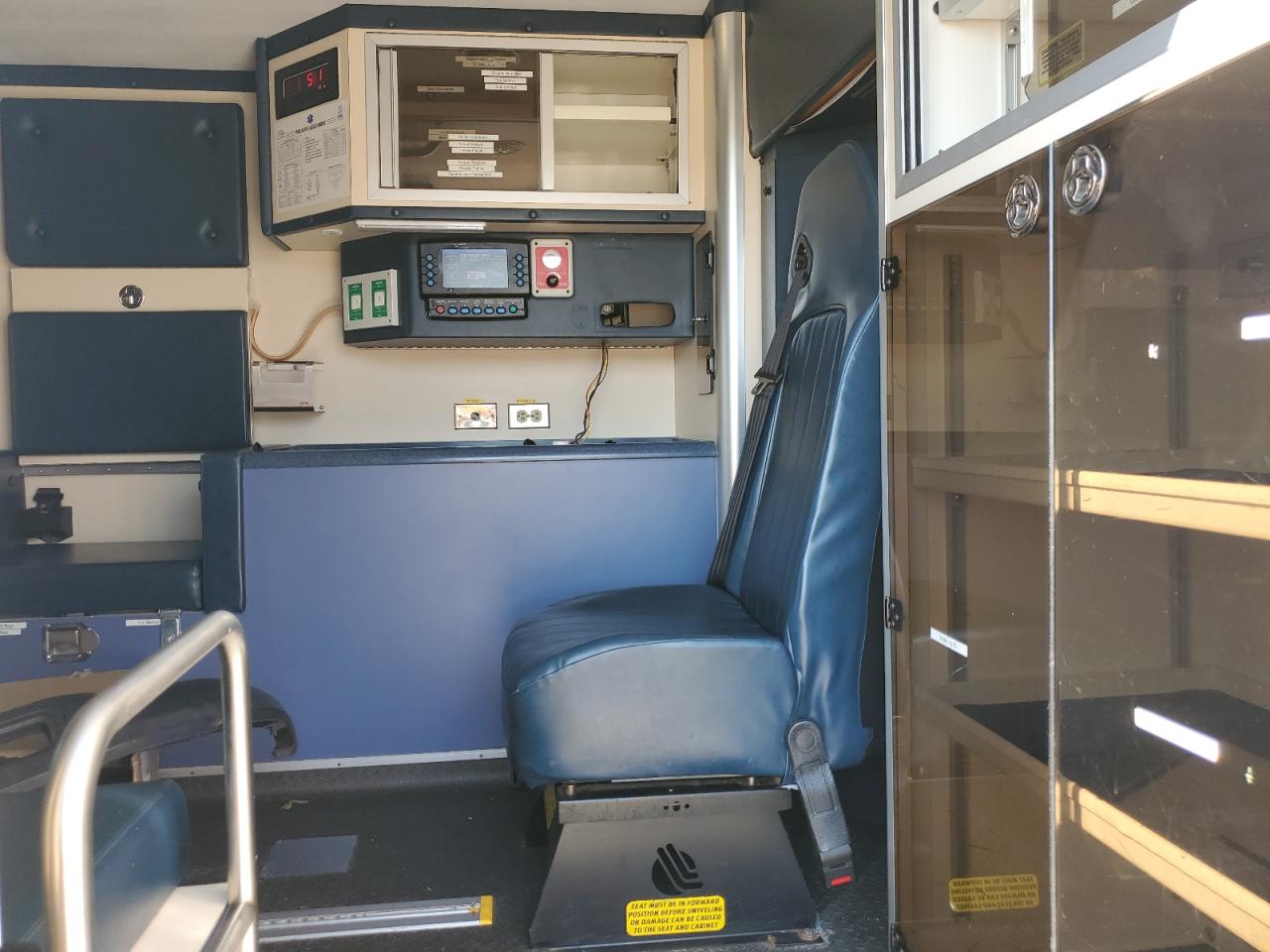 2013 Ford Econoline E350 Super Duty Cutaway Van VIN: 1FDWE3FSXDDA74851 Lot: 63290825