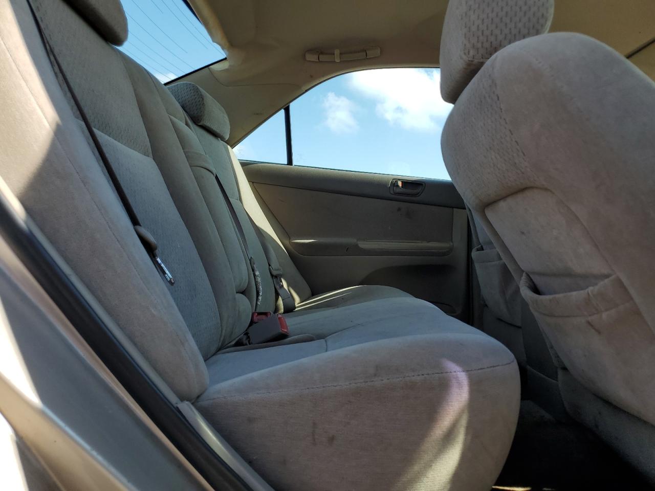 2004 Toyota Camry Le VIN: 4T1BE32K04U847749 Lot: 64176845