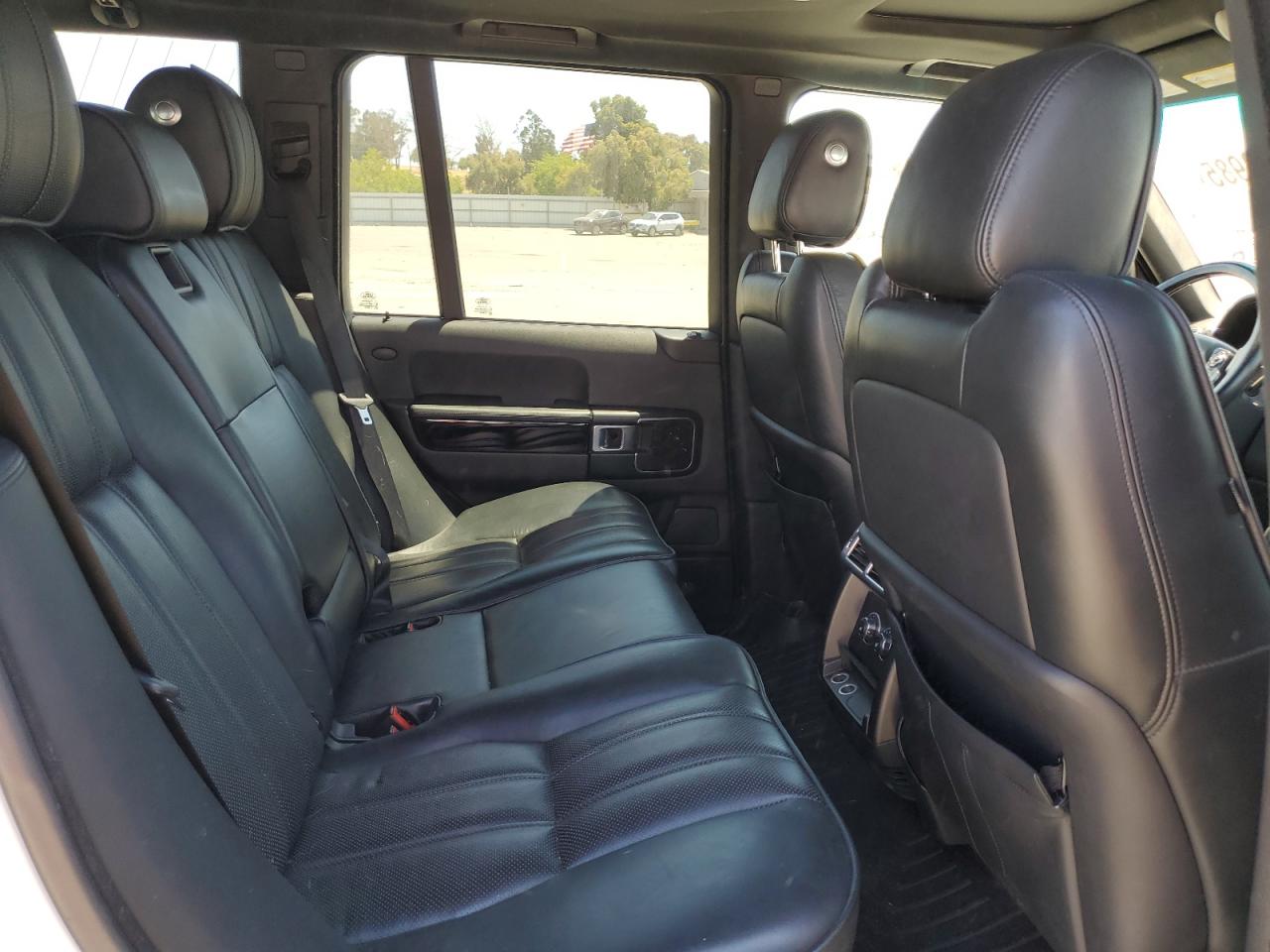 2011 Land Rover Range Rover Hse Luxury VIN: SALMF1E40BA337257 Lot: 65088985
