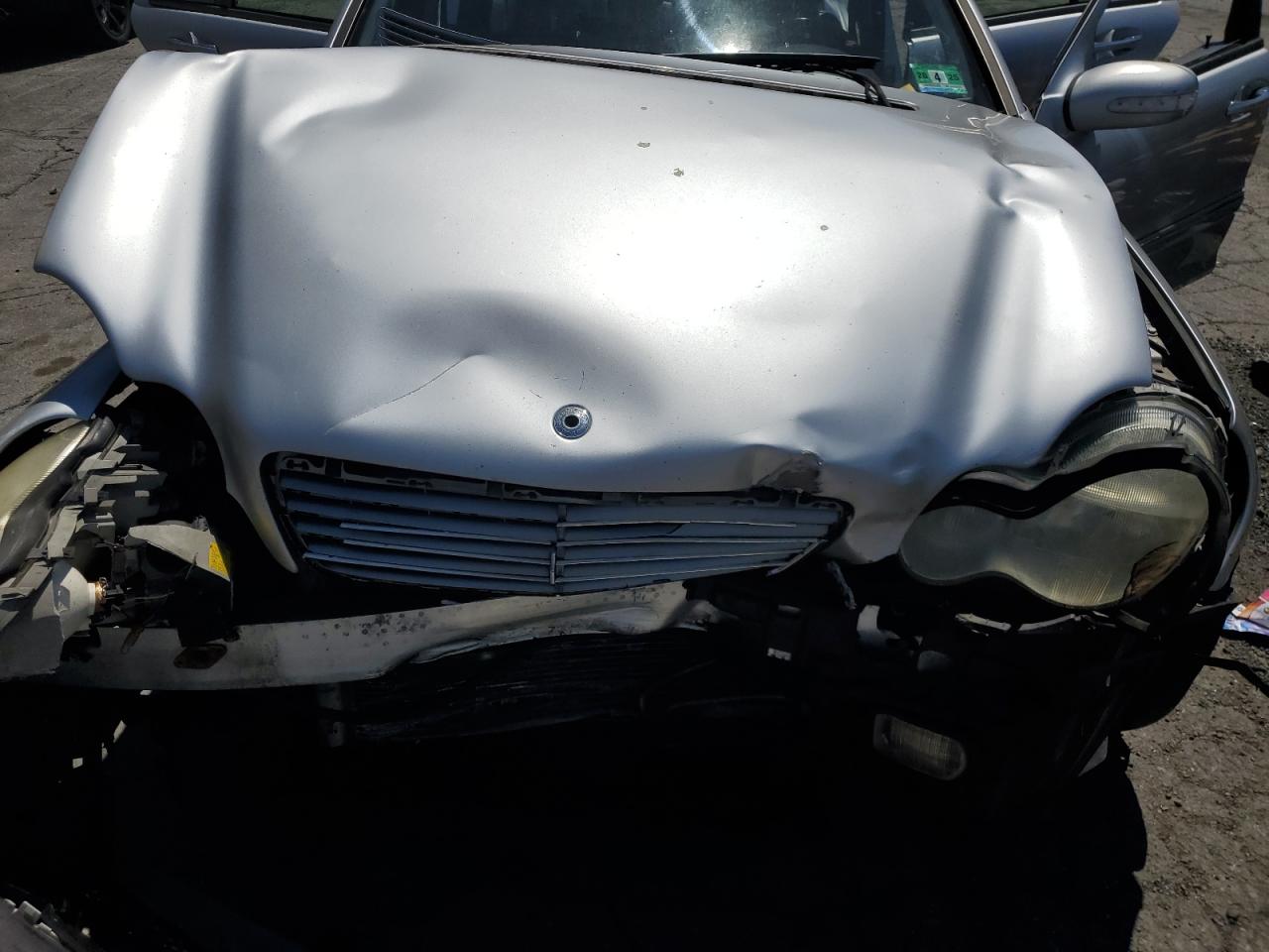2002 Mercedes-Benz C 320 VIN: WDBRF64JX2F281301 Lot: 65556835