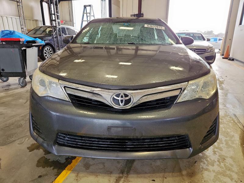 Sedans TOYOTA CAMRY 2013 Gray