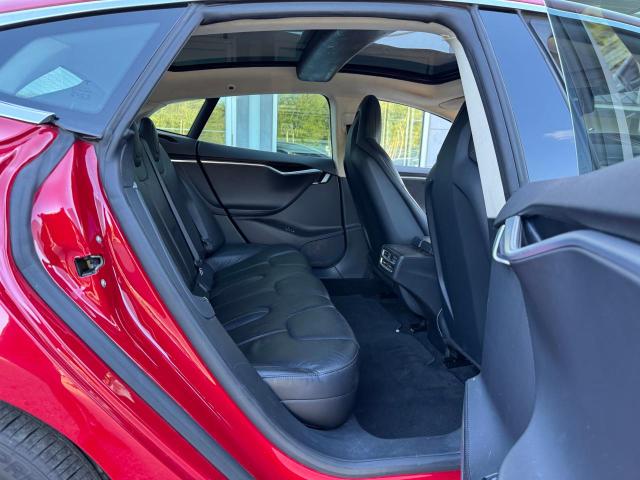Hatchbacks TESLA MODEL S 2013 Czerwony