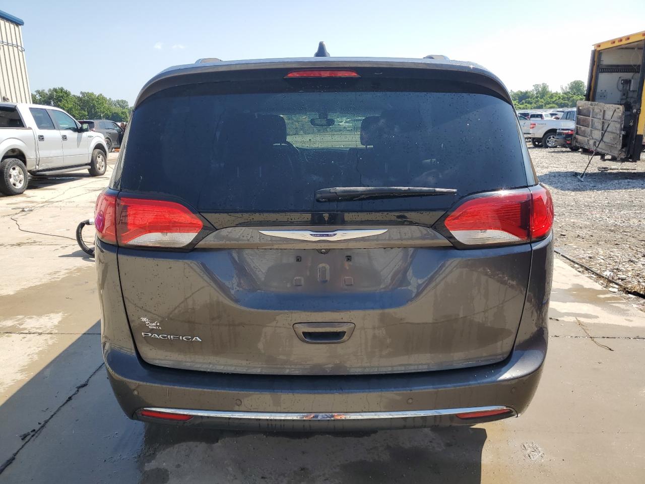 2020 Chrysler Pacifica Touring L VIN: 2C4RC1BG6LR131040 Lot: 64301405