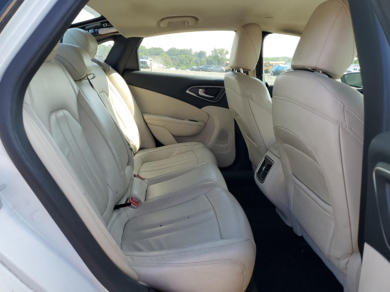 2015 Chrysler 200 C VIN: 1C3CCCCB1FN655781 Lot: 66872435