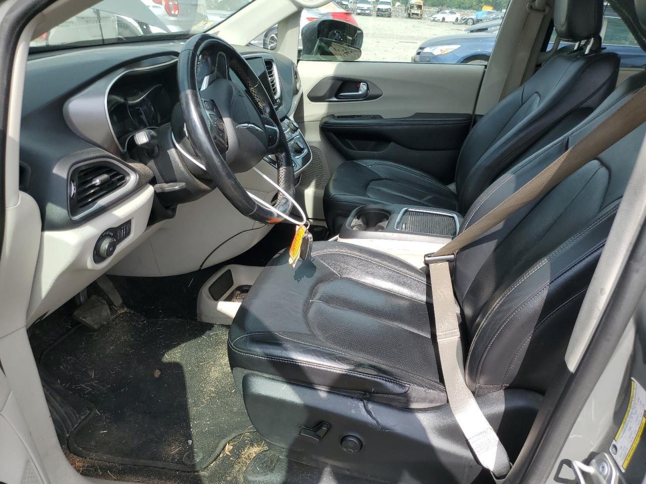 2022 Chrysler Pacifica Touring L VIN: 2C4RC1BG5NR136457 Lot: 64376625