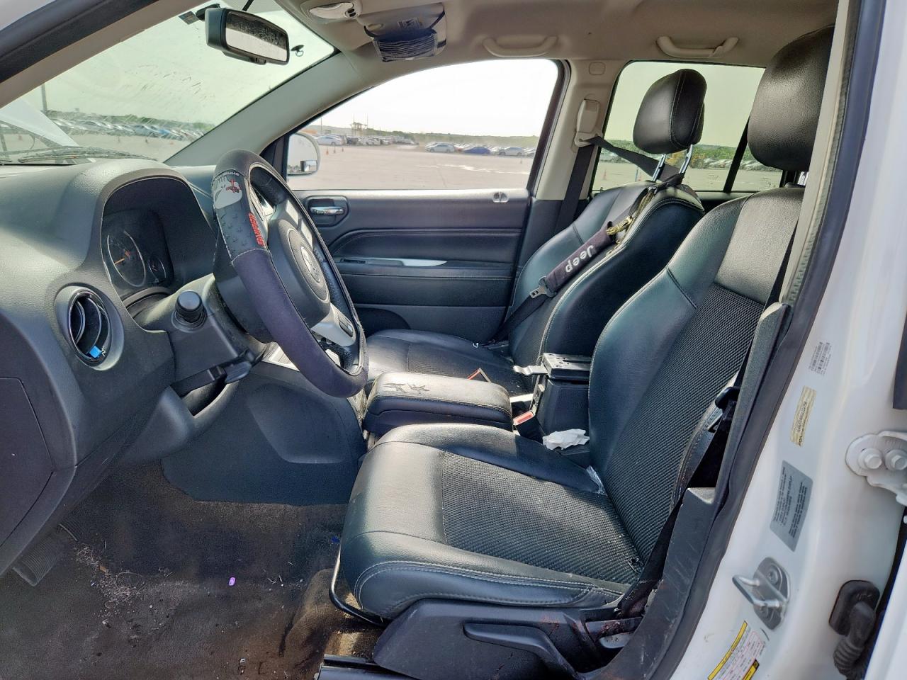 2016 Jeep Compass Latitude VIN: 1C4NJCEA0GD734758 Lot: 63430455