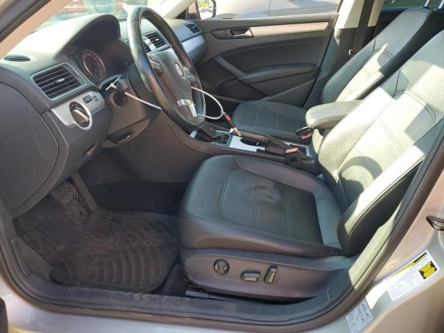 Sedans VOLKSWAGEN PASSAT 2013 Gray