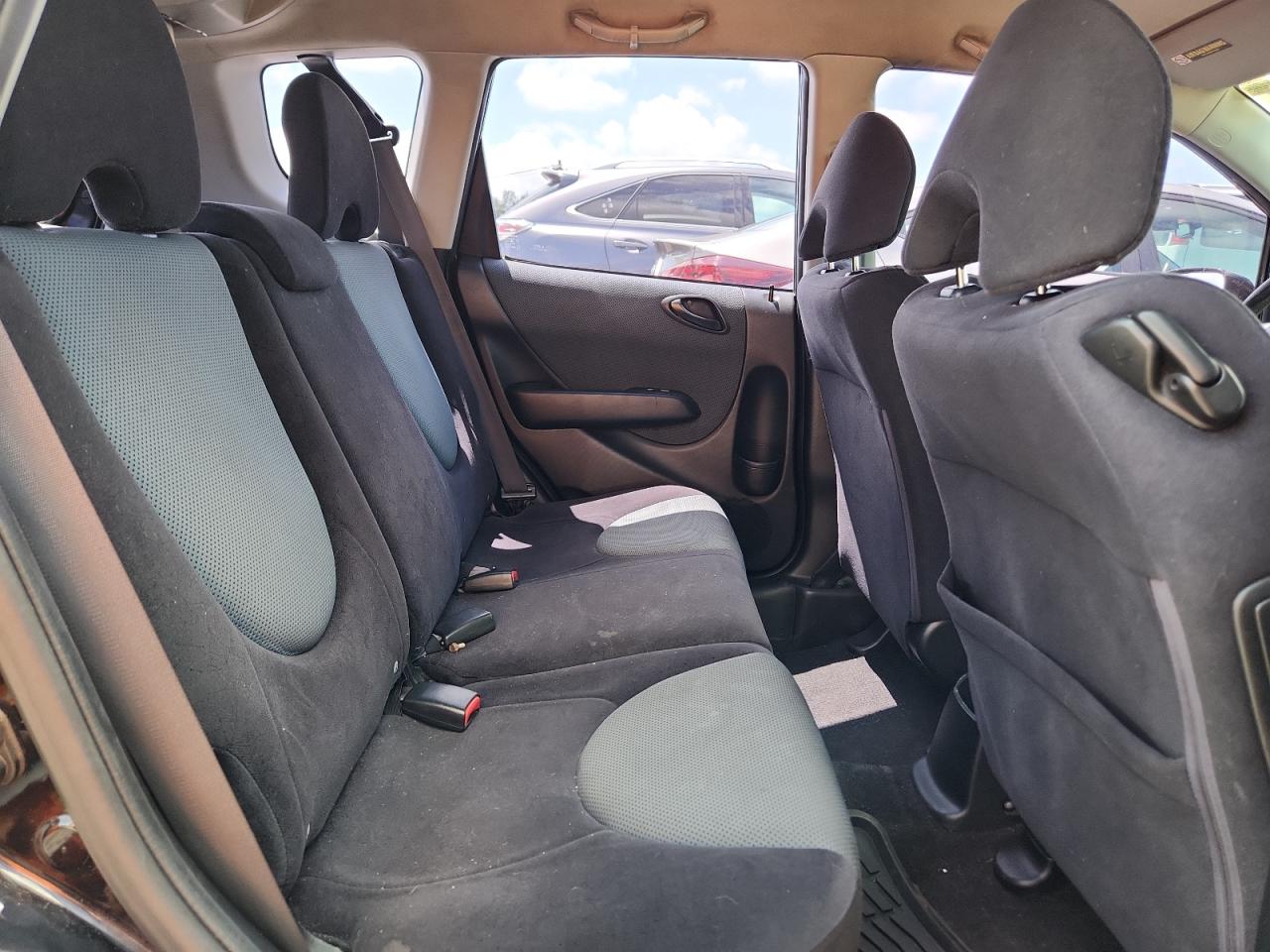 2007 Honda Fit S VIN: JHMGD386X7S058935 Lot: 64113285