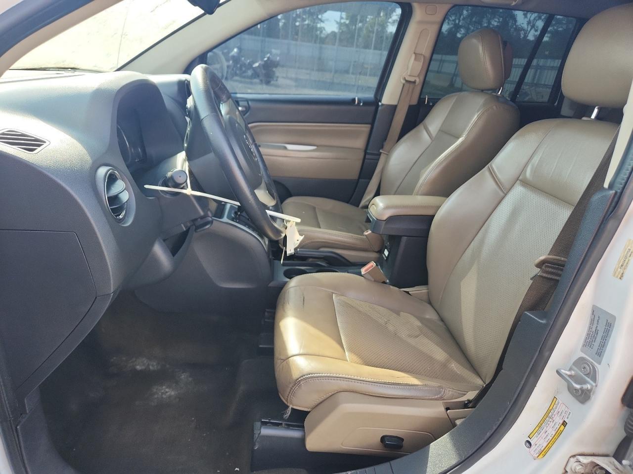 2016 Jeep Compass Latitude VIN: 1C4NJCEA7GD777378 Lot: 56390385