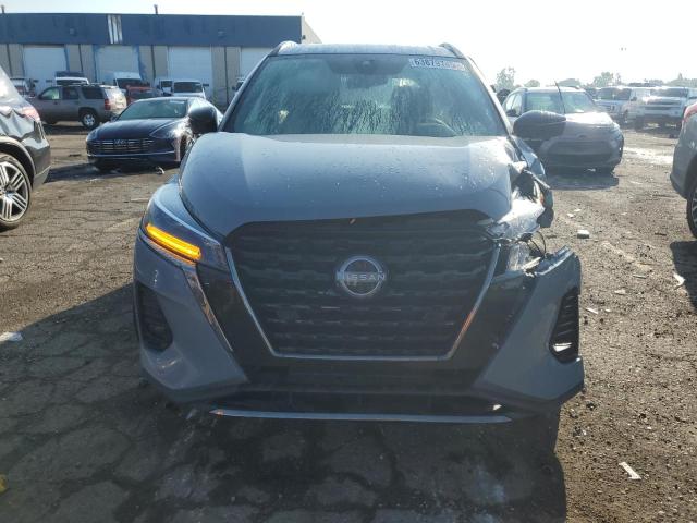  NISSAN KICKS 2024 Gray