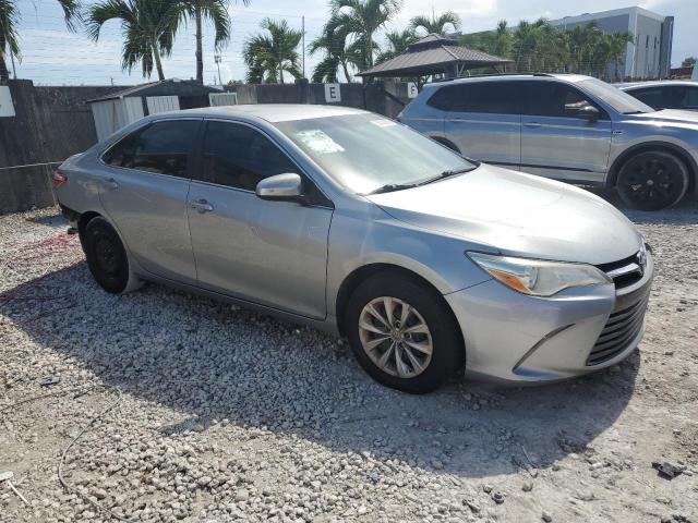  TOYOTA CAMRY 2016 Srebrny