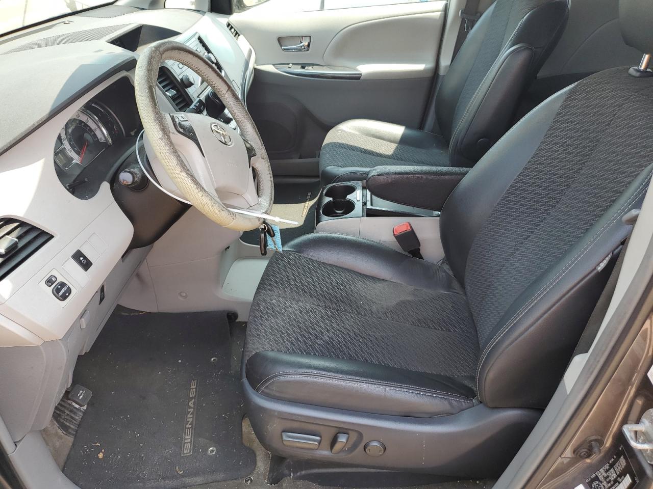 2011 Toyota Sienna Sport VIN: 5TDXK3DC2BS175090 Lot: 62560875