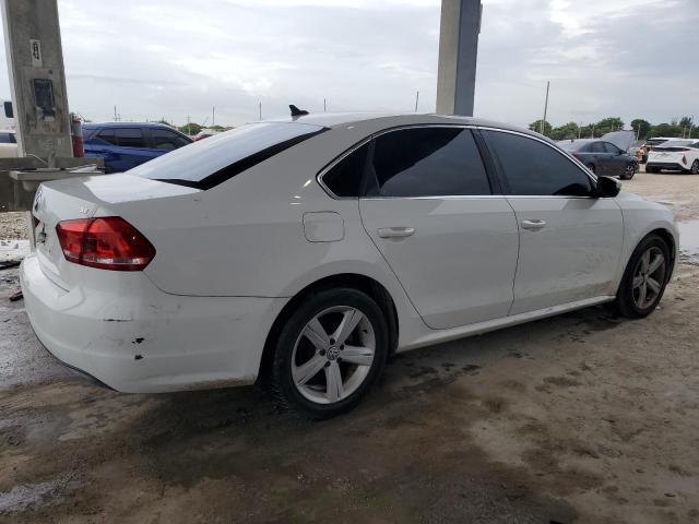  VOLKSWAGEN PASSAT 2013 Biały