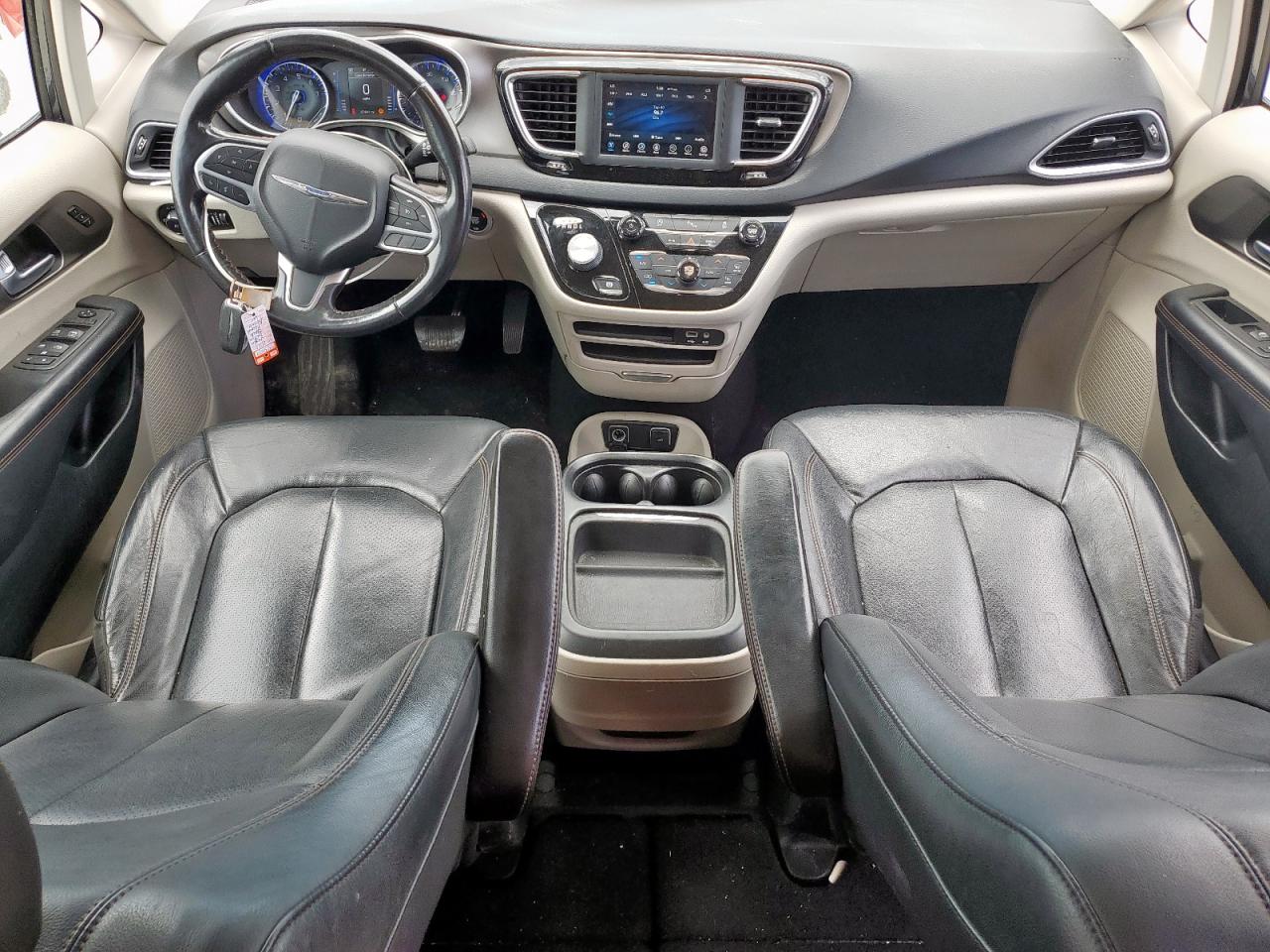 2020 Chrysler Pacifica Touring L VIN: 2C4RC1BG1LR272467 Lot: 65266085