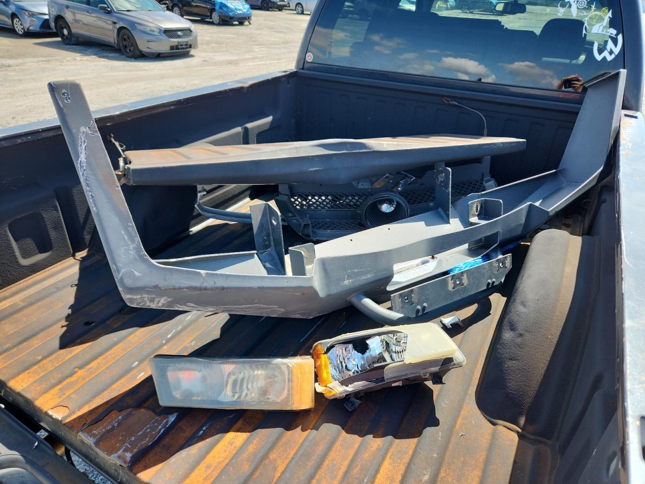 2004 Chevrolet Silverado K2500 Heavy Duty VIN: 1GCHK23U24F208911 Lot: 63163025