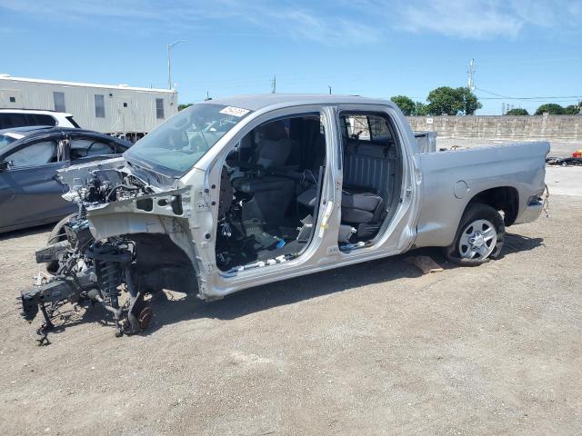Pickups TOYOTA TUNDRA 2017 Srebrny