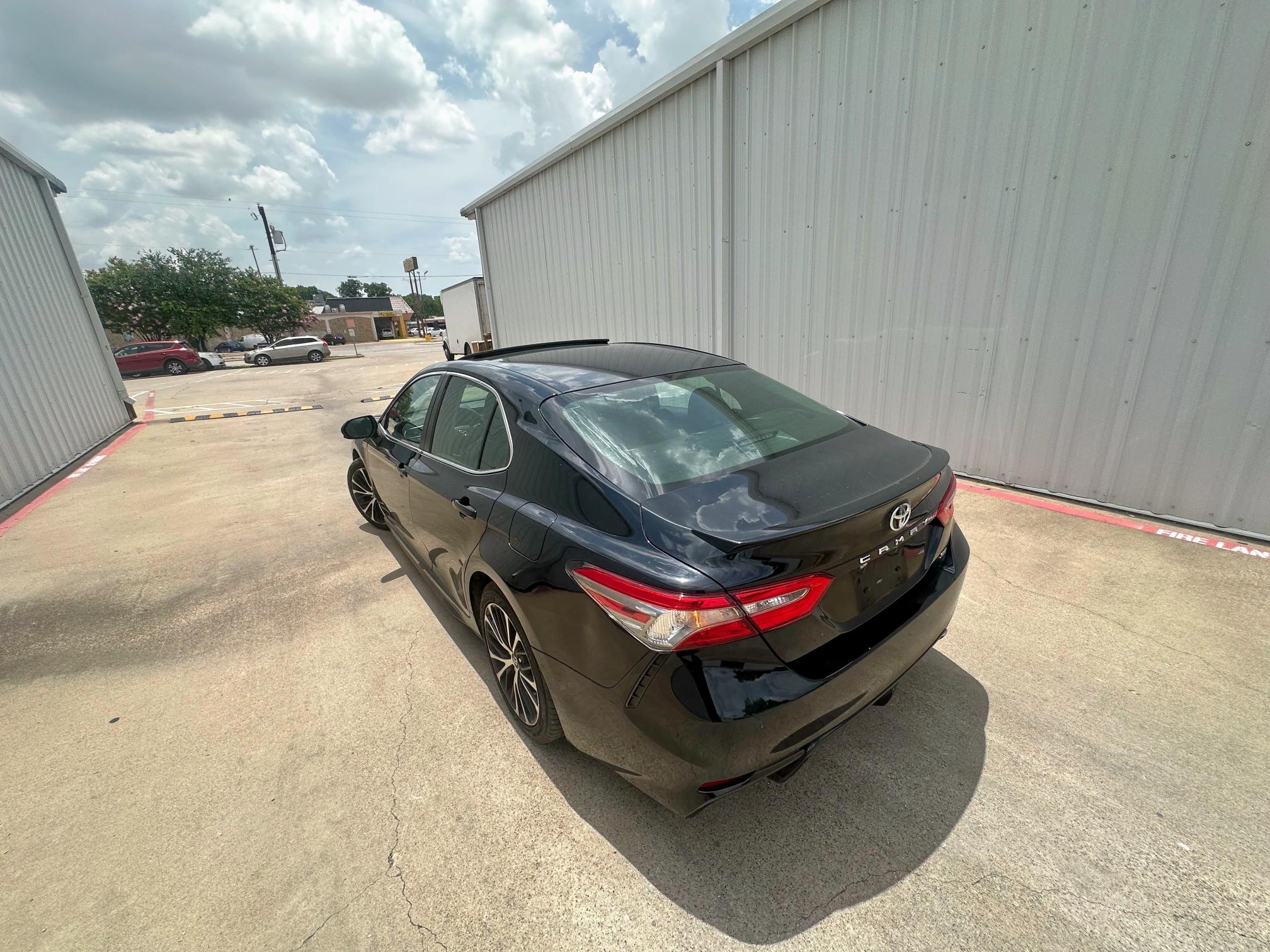  TOYOTA CAMRY 2018 Czarny