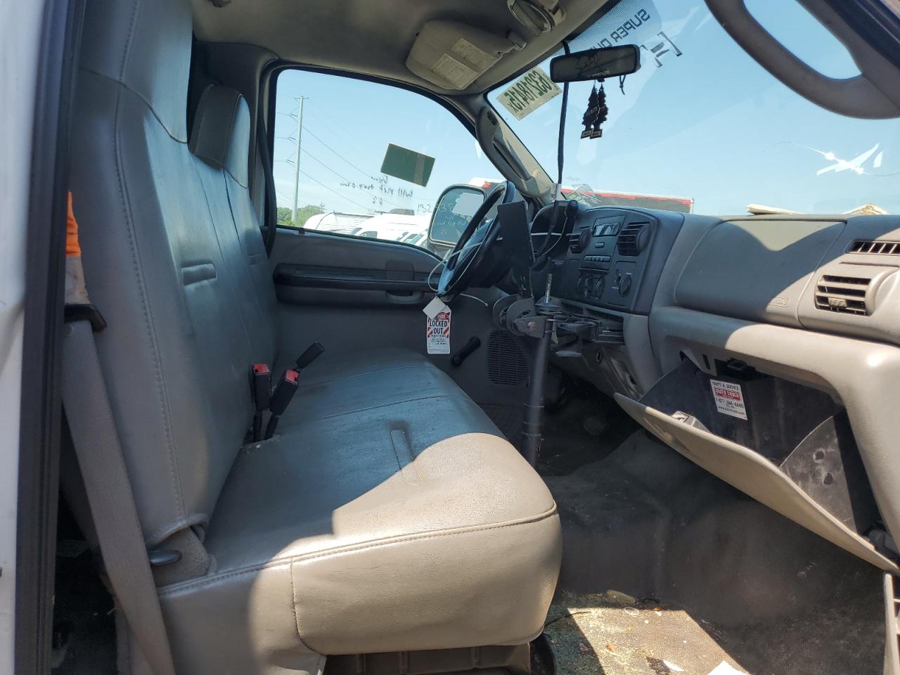 2006 Ford F450 Super Duty VIN: 1FDXF46P36ED32711 Lot: 63218415
