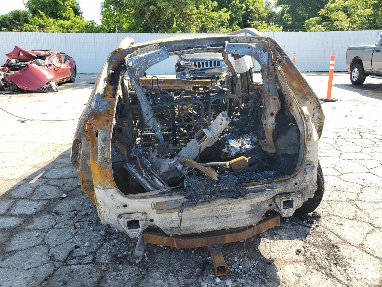 2020 Jeep Cherokee Latitude VIN: 1C4PJMCB4LD525964 Lot: 64810225