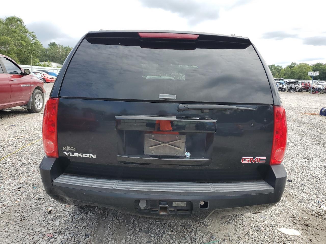 2008 GMC Yukon VIN: 1GKFC13J38R214469 Lot: 63378815