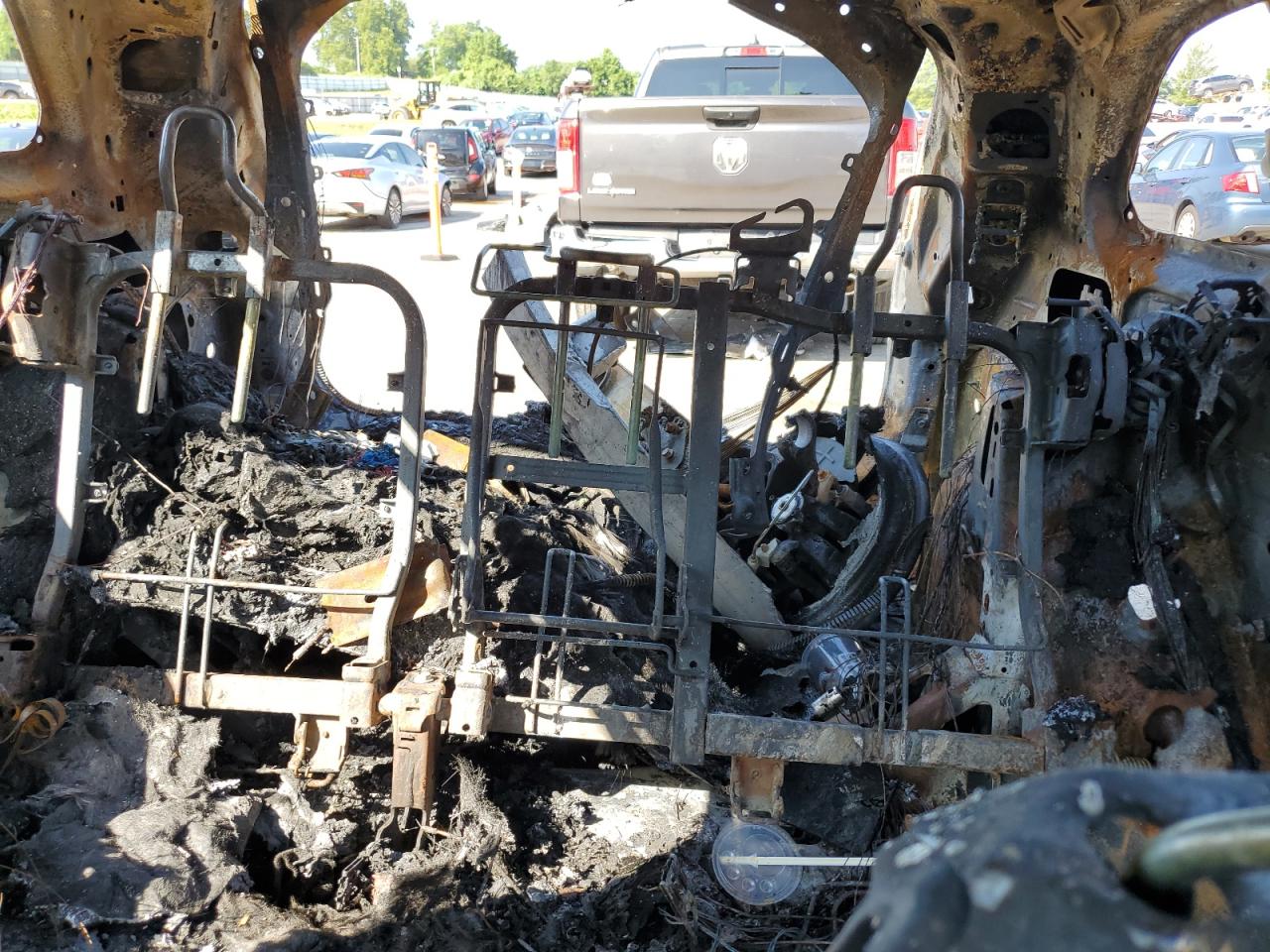 2020 Jeep Cherokee Latitude VIN: 1C4PJMCB4LD525964 Lot: 64810225