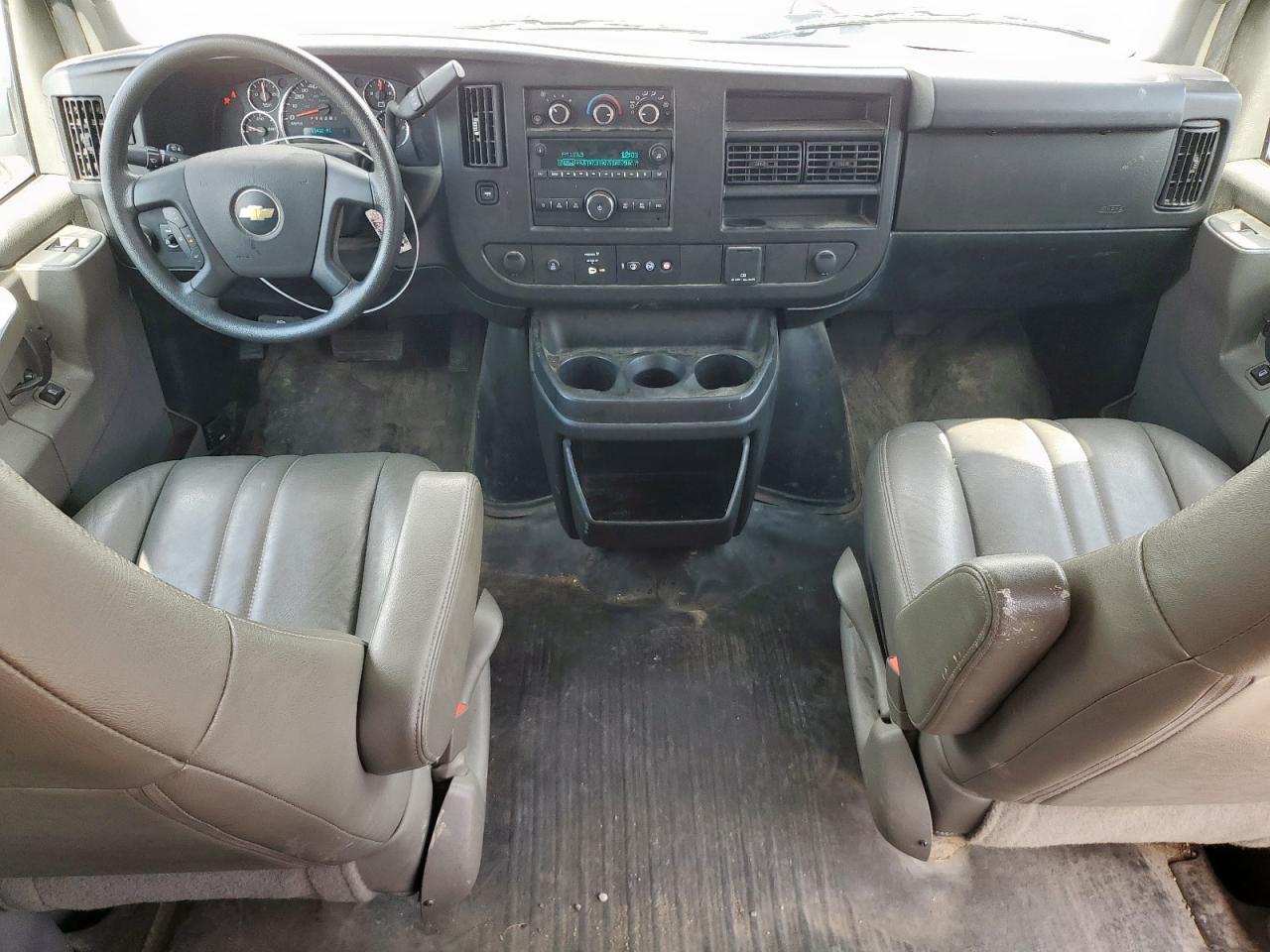 2021 Chevrolet Express G3500 Ls VIN: 1GAZGLFP1M1156890 Lot: 61628755