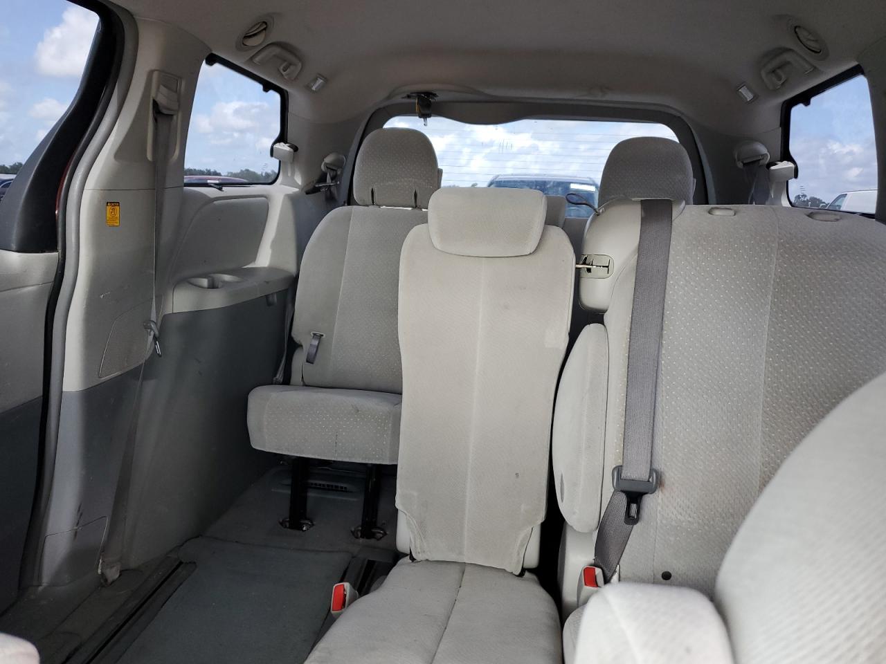 2011 Toyota Sienna Le VIN: 5TDKK3DC1BS004311 Lot: 65354155