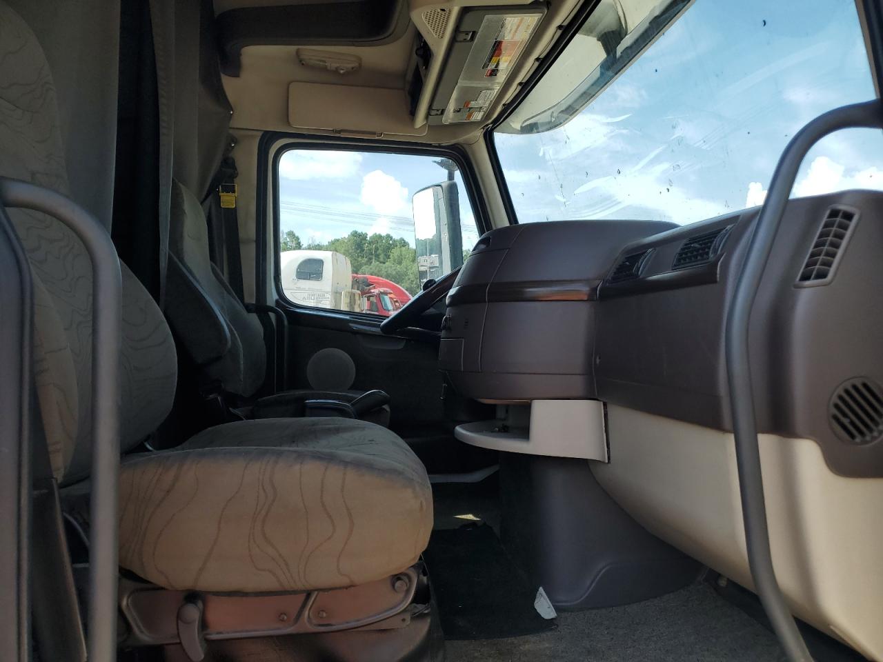2013 Volvo Vn Vnl VIN: 4V4NC9EH3DN563492 Lot: 62846855