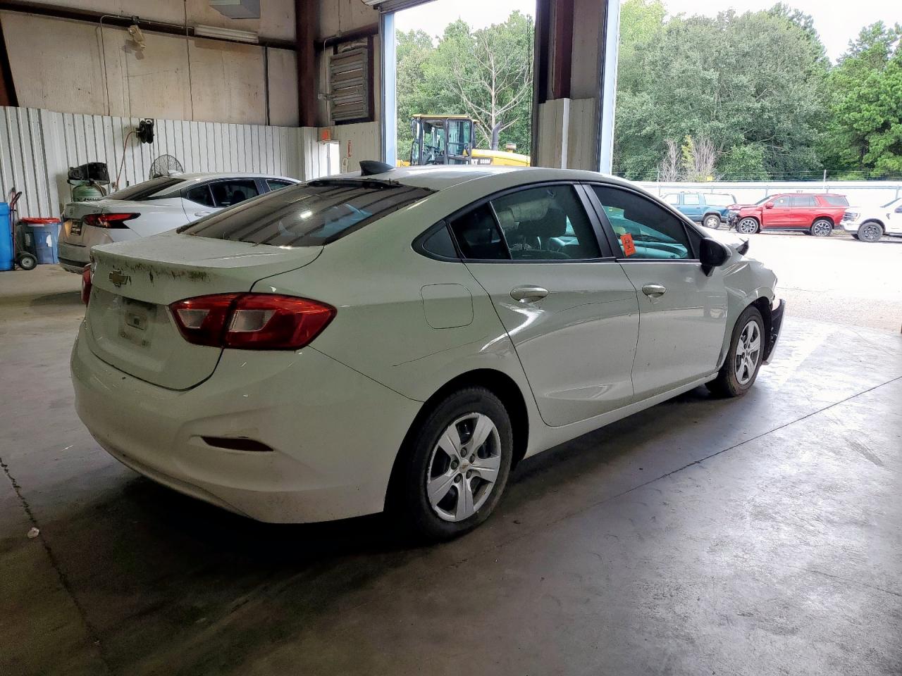 2018 Chevrolet Cruze Ls VIN: 1G1BC5SM2J7143112 Lot: 64485035