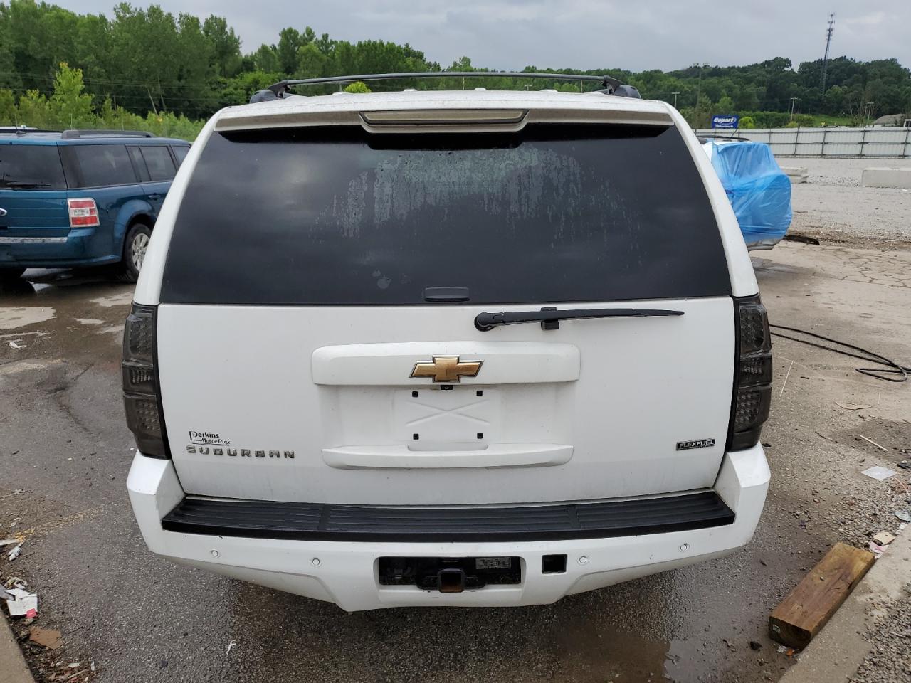 2007 Chevrolet Suburban K1500 VIN: 1GNFK16327R387871 Lot: 62581985