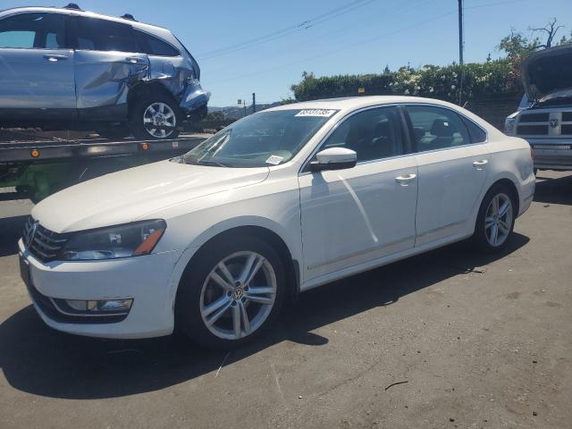 Sedans VOLKSWAGEN PASSAT 2014 Biały