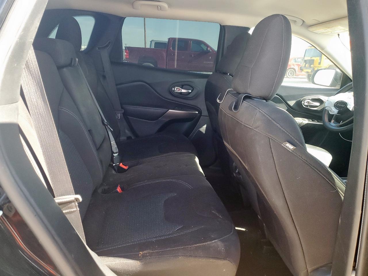 2020 Jeep Cherokee Latitude VIN: 1C4PJLCB0LD610892 Lot: 66857315