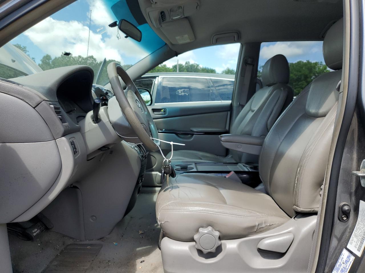 2004 Toyota Sienna Ce VIN: 5TDZA23C74S049639 Lot: 64000015